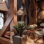 Schuster Boarding House براشوف