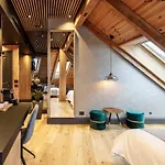 Schuster Boarding House ホテル ブラショフ