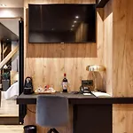 Schuster Boarding House Hotel