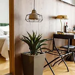 Schuster Boarding House فندق براشوف