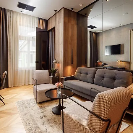 Hotel Schuster Boarding House 3*