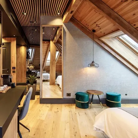 Schuster Boarding House ホテル ブラショフ