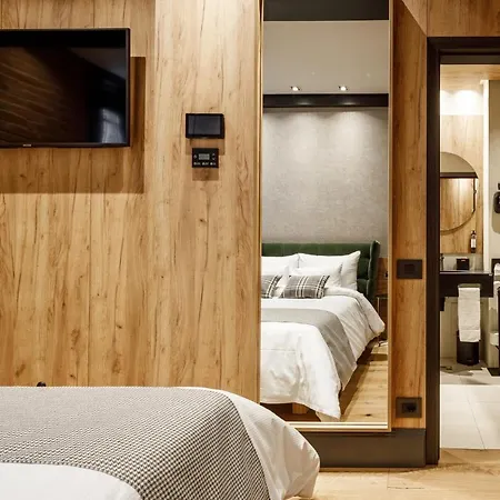 Hotel Schuster Boarding House 3*