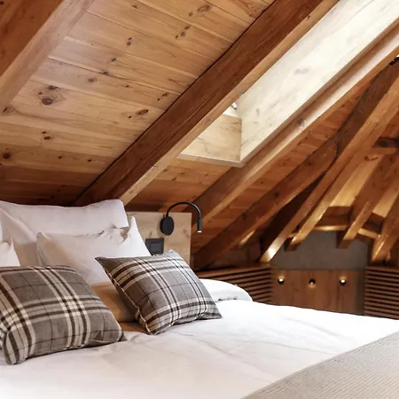 Schuster Boarding House Otel 3*