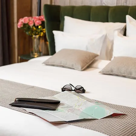 Schuster Boarding House ホテル ブラショフ