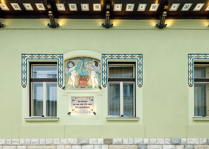 Schuster Boarding House 3*