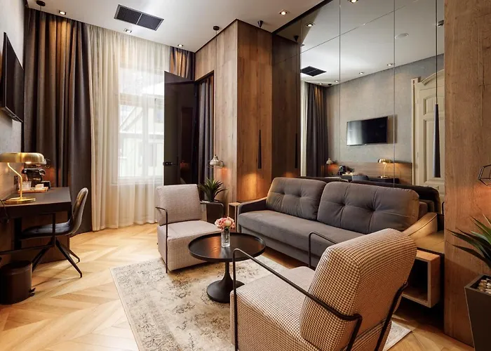 Hotel Schuster Boarding House 3*