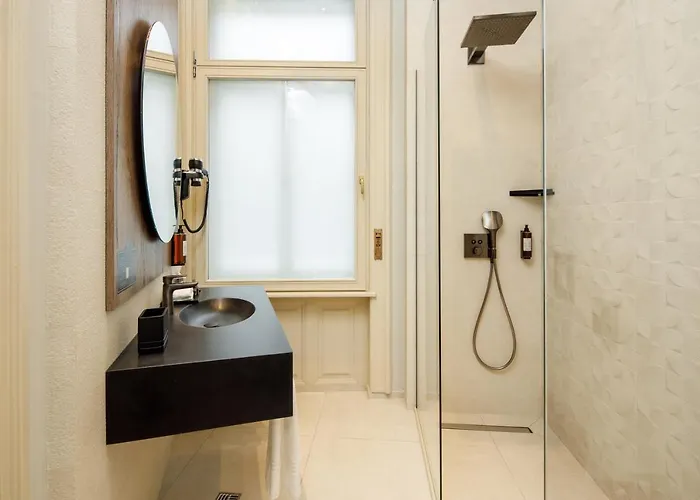 Schuster Boarding House Hotel 3*