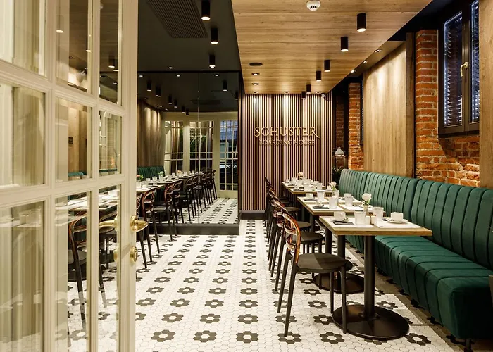 Schuster Boarding House Hotel 3*