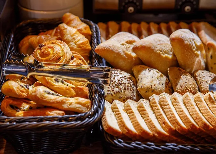 Hotel Schuster Boarding House 3*