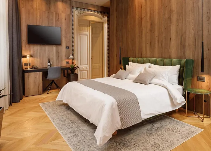 Hotel Schuster Boarding House 3*