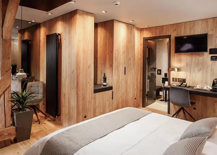 Schuster Boarding House