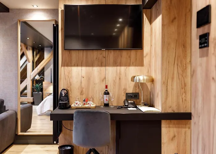 Schuster Boarding House Hotel